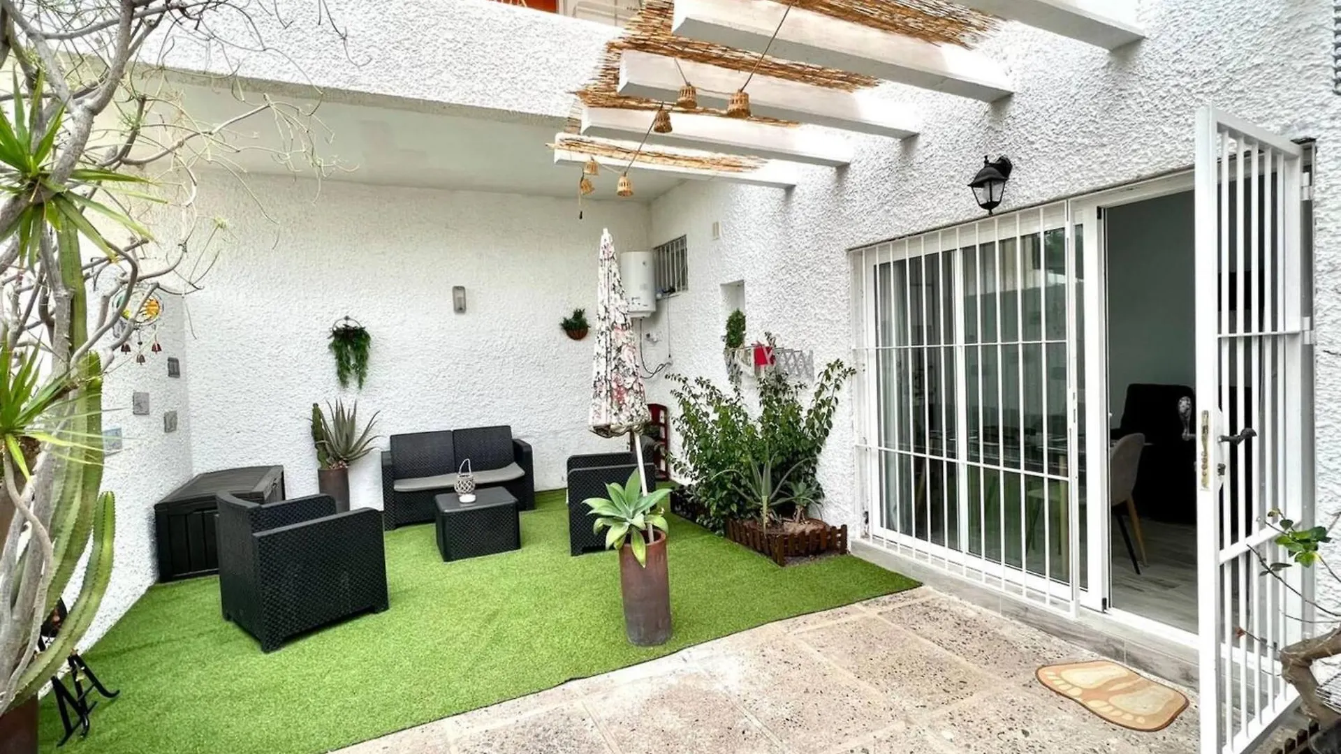 Acogedor Estudio Con Bbq Y Terraza Para Una Estancia Ideal Costa Del Silencio 0*,  İspanya