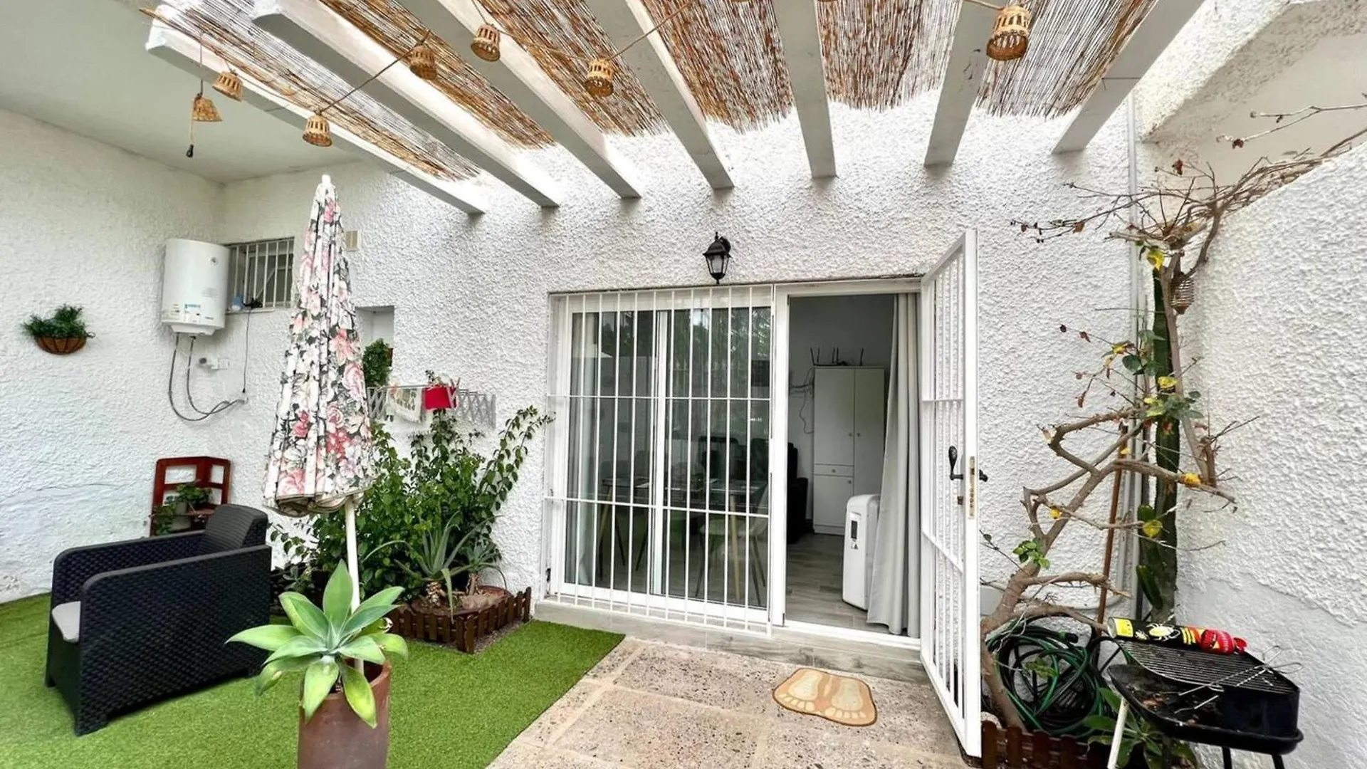 Apart Otel Acogedor Estudio Con Bbq Y Terraza Para Una Estancia Ideal Costa Del Silencio İspanya