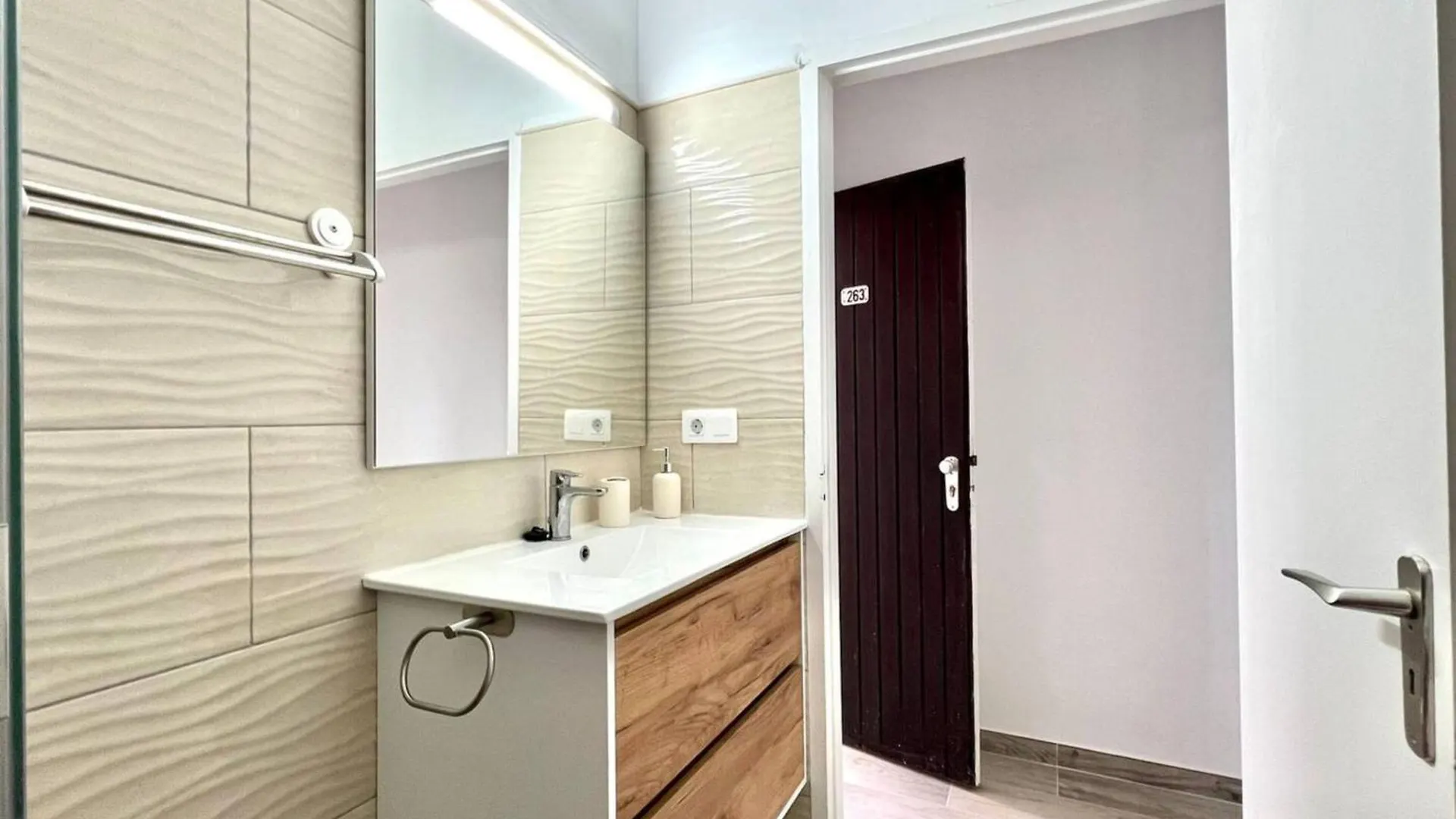 Acogedor Estudio Con Bbq Y Terraza Para Una Estancia Ideal Costa Del Silencio İspanya